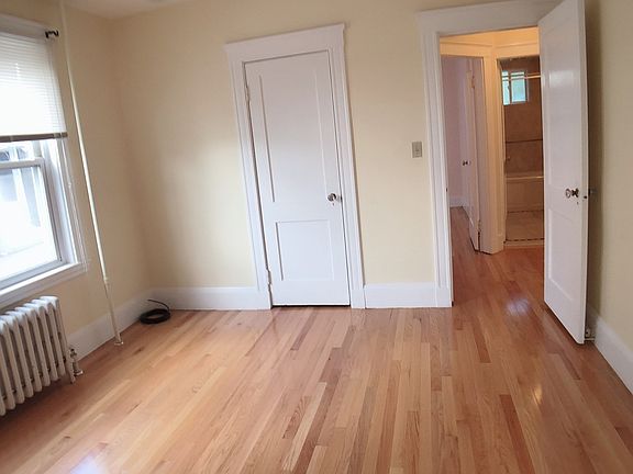 3rd image of 31 Gilbert Rd Floor 2