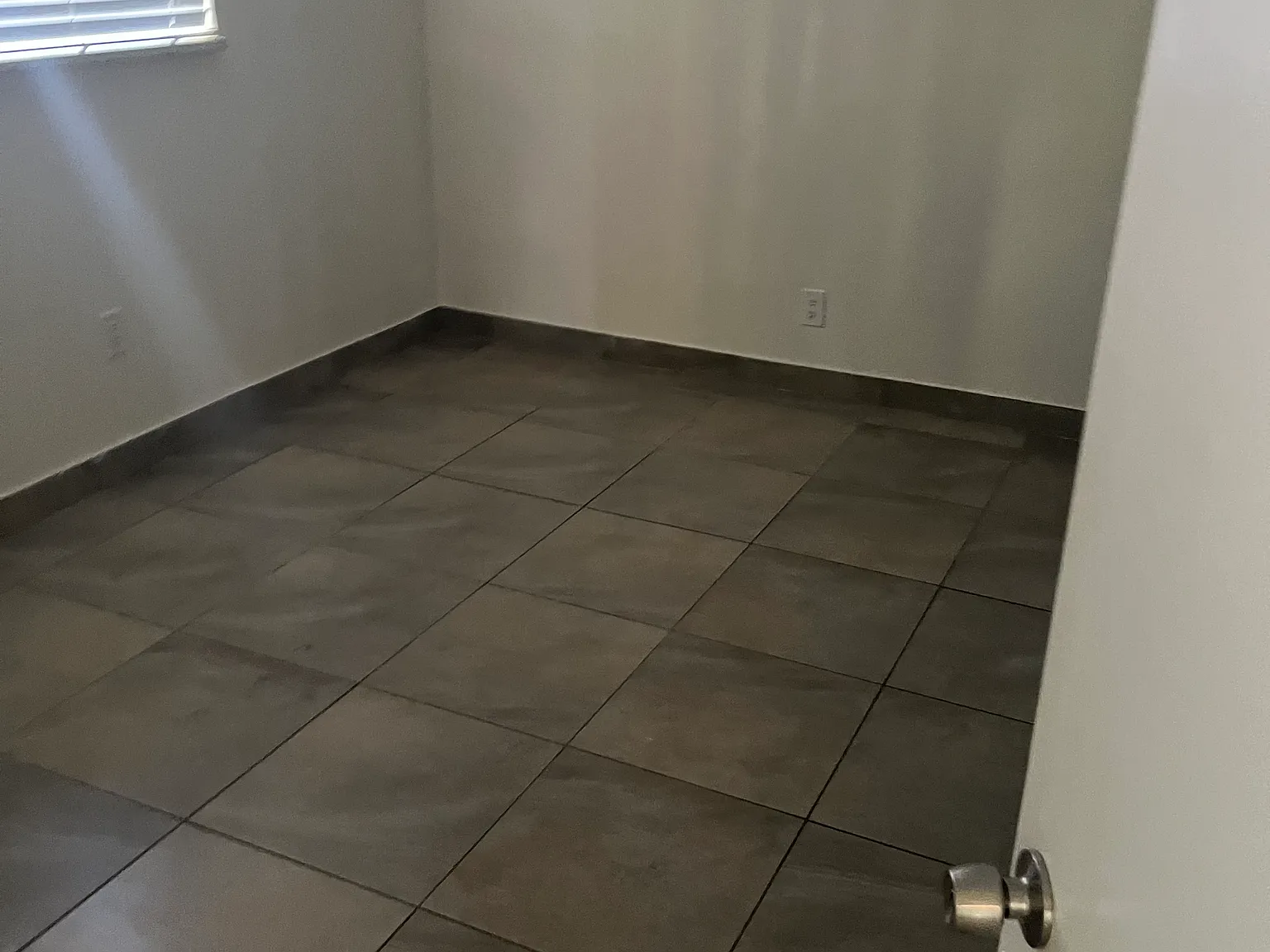 2 bed, 450 sqft, $1,995 — Photo 4