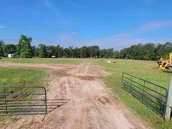 2nd image of 2790 Fm 3081 Rd