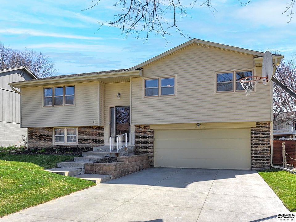 1st image of 333 N 153rd Avenue Cir