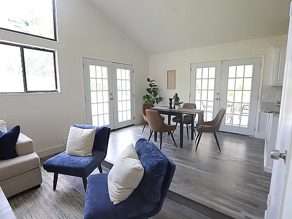 8812 S Normandale St — Photo 3