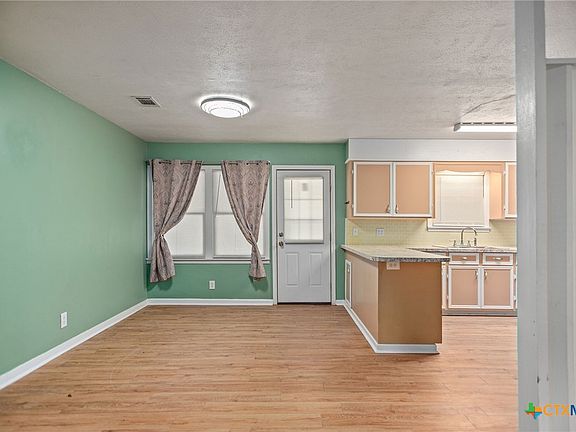 5th image of 1419 Leon Dr