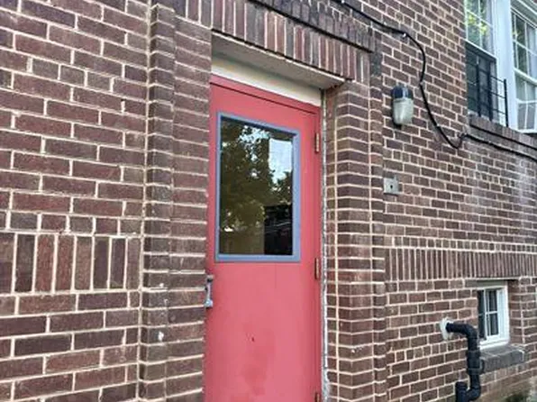 2711 Q St SE #200, Washington, DC 20020