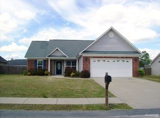 3524 Crosswinds Dr, Hope Mills, NC 28348