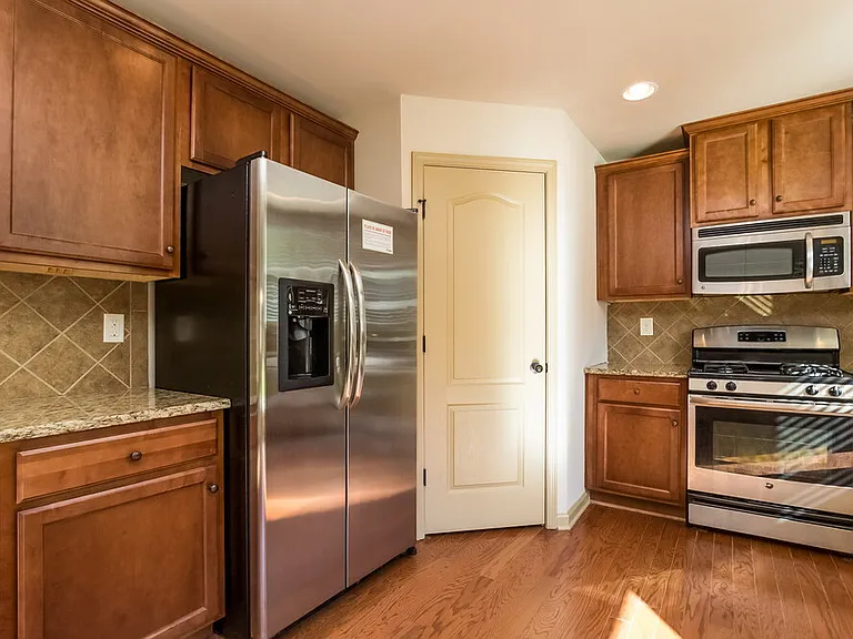 3336 Montauk Hill Dr — Photo 6