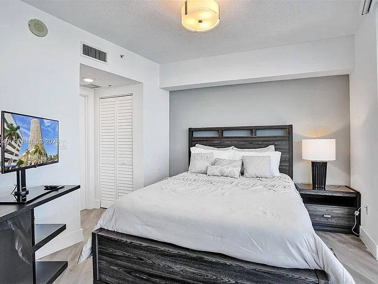 1750 N Bayshore Dr #3802 — Photo 19