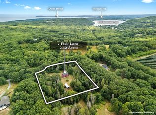 7 Fisk Ln, Rockport, ME 04856