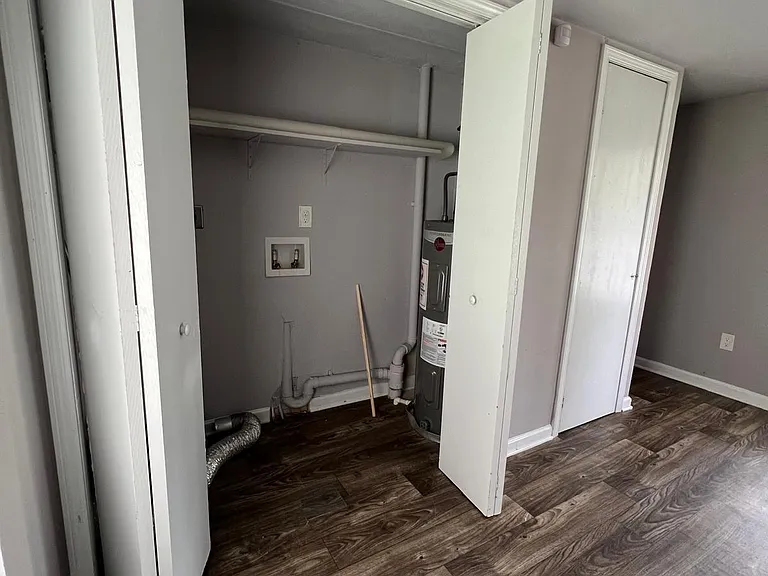 30 Winston Way — Photo 16
