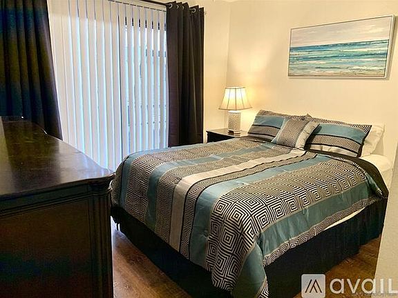 5th image of 963 Thomas Ave #2