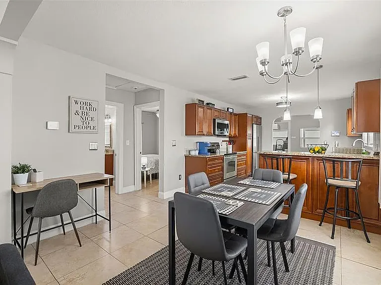 2511 W Braddock St — Photo 5