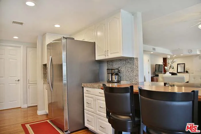 9830 Vidor Dr #302 — Photo 14