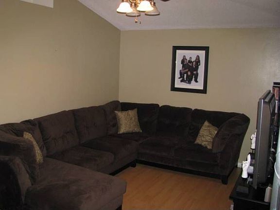 2nd image of 202 Cheshire Ct