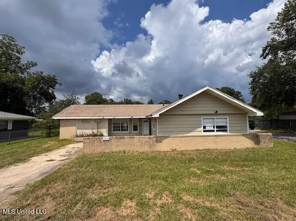 15044 Dedeaux Rd, Gulfport, MS 39503