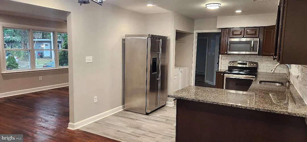 4 bed, 2.0 bath, 1344 sqft, $2,600 — Photo 3