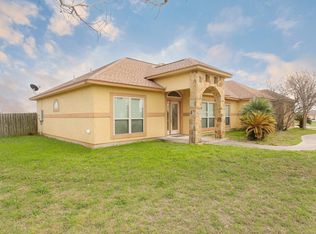 15822 Lake Breeze Dr, Lytle, TX 78052