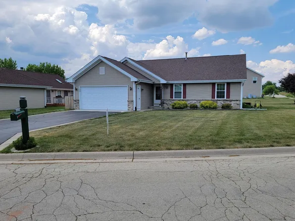 12255 Meadow Dr, Winnebago, IL 61088