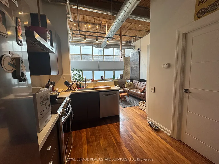 736 Dundas St E #203 — Photo 4