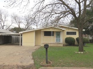 712 Dyer St, Rockdale, TX 76567