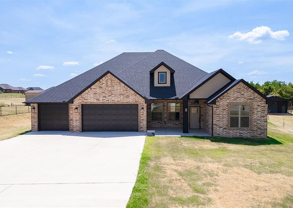 1st image of 2433 Raven Cir
