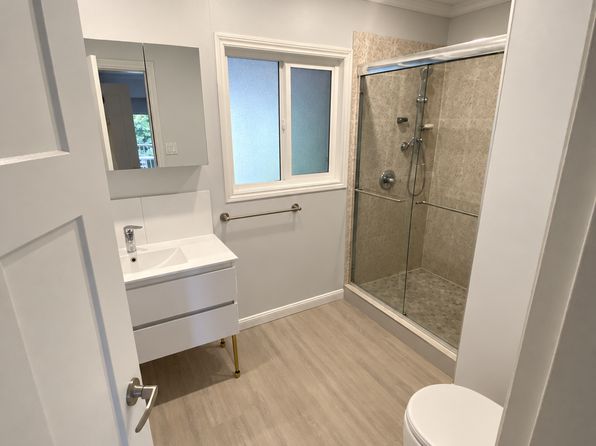 5 bedroom rental in West Vancouver — photo 9