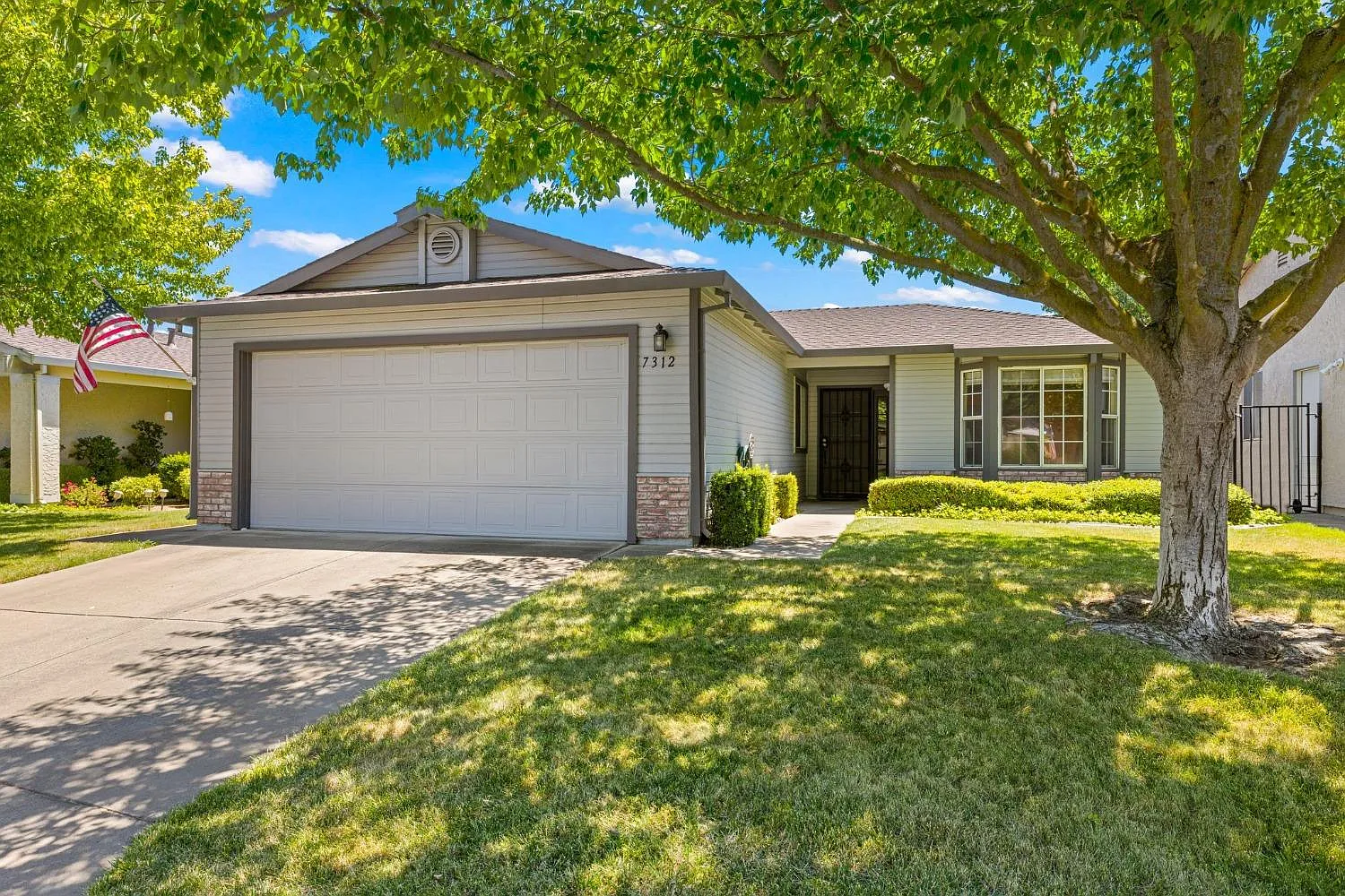 7312 Sunsilver Ln photo 1