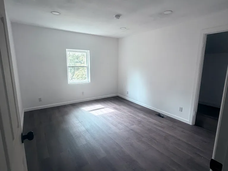 507 W Seneca St #2 — Photo 8