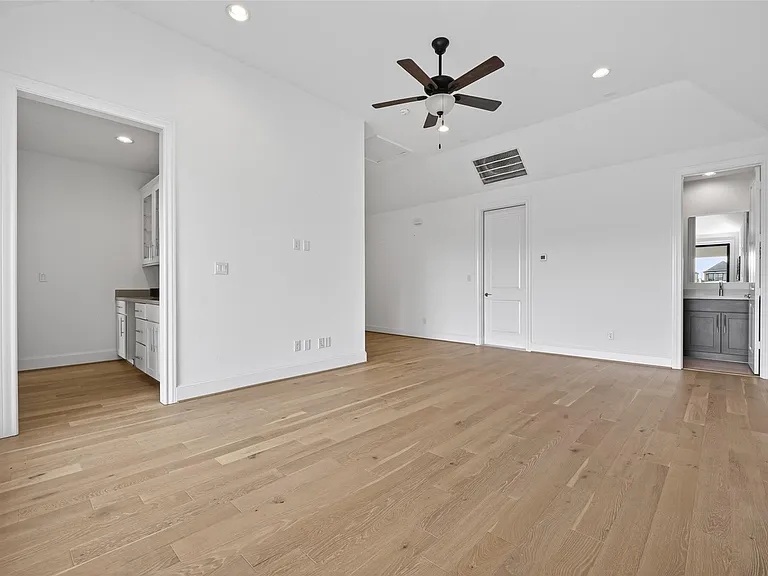 2713 Kinsley Oaks Dr — Photo 35