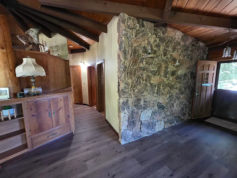 7068 Sandy Crk — Photo 11