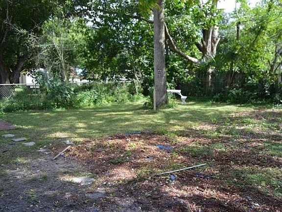 3rd image of 768 Logan Dr