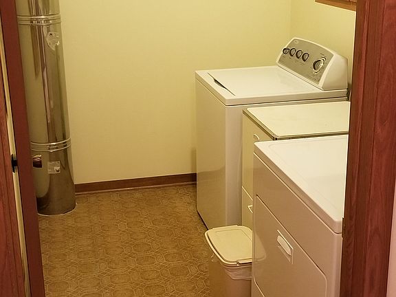 5th image of 2528 Cross Creek Dr APT B