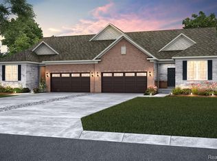 55798 Oak Pointe Dr, Shelby Township, MI 48315