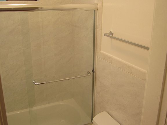 5th image of 491 Frederick St #7