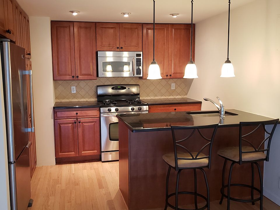 1st image of 220 E 60th St APT 6B