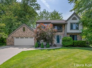 5077 Homestead Ct SW, Wyoming, MI