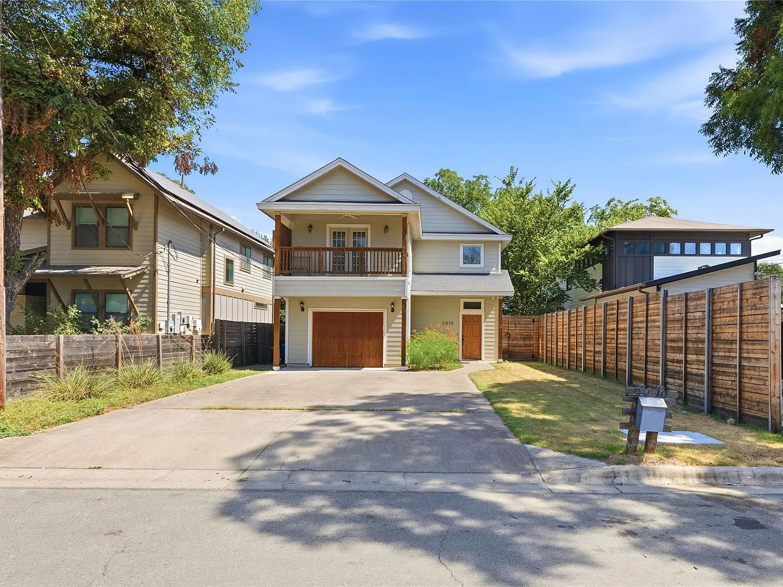 3 bed, 2.5 bath, 1670 sqft, $4,200 — Photo 1