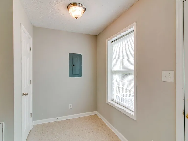 821 Oak Arbor Ct — Photo 13