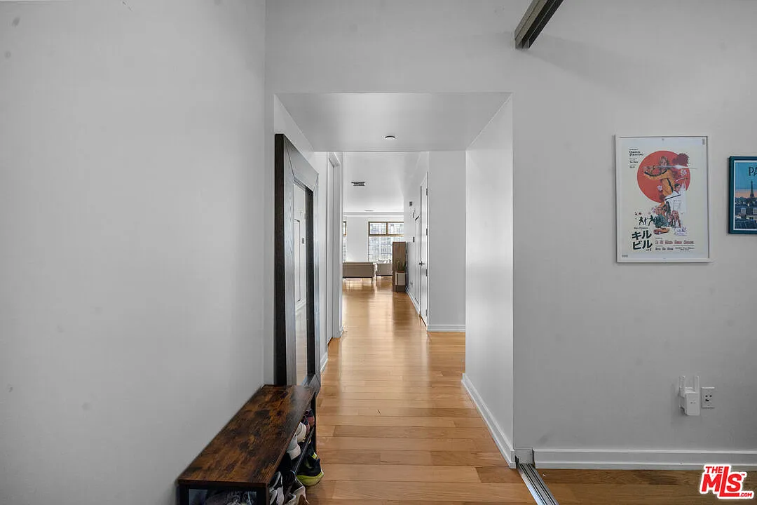 2 bed, 2.0 bath, 1270 sqft, $3,500 — Photo 2