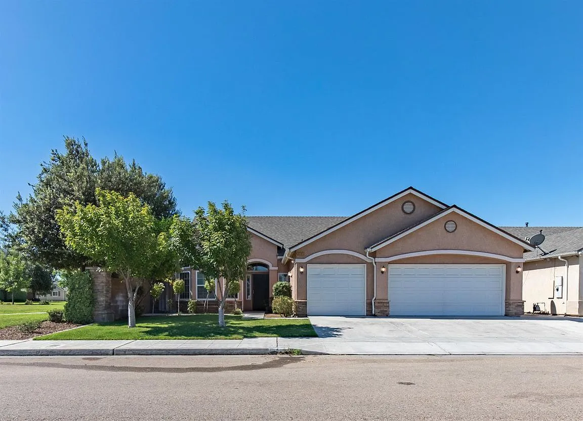6583 E El Monte Way photo 1