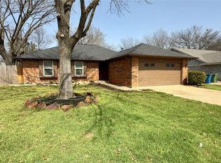 407 Oakwood Cir, Shady Shores, TX 76208