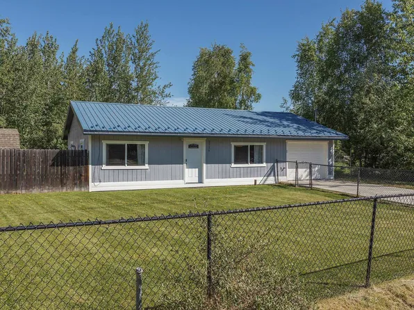 2726 Perimeter Dr, North Pole, AK 99705