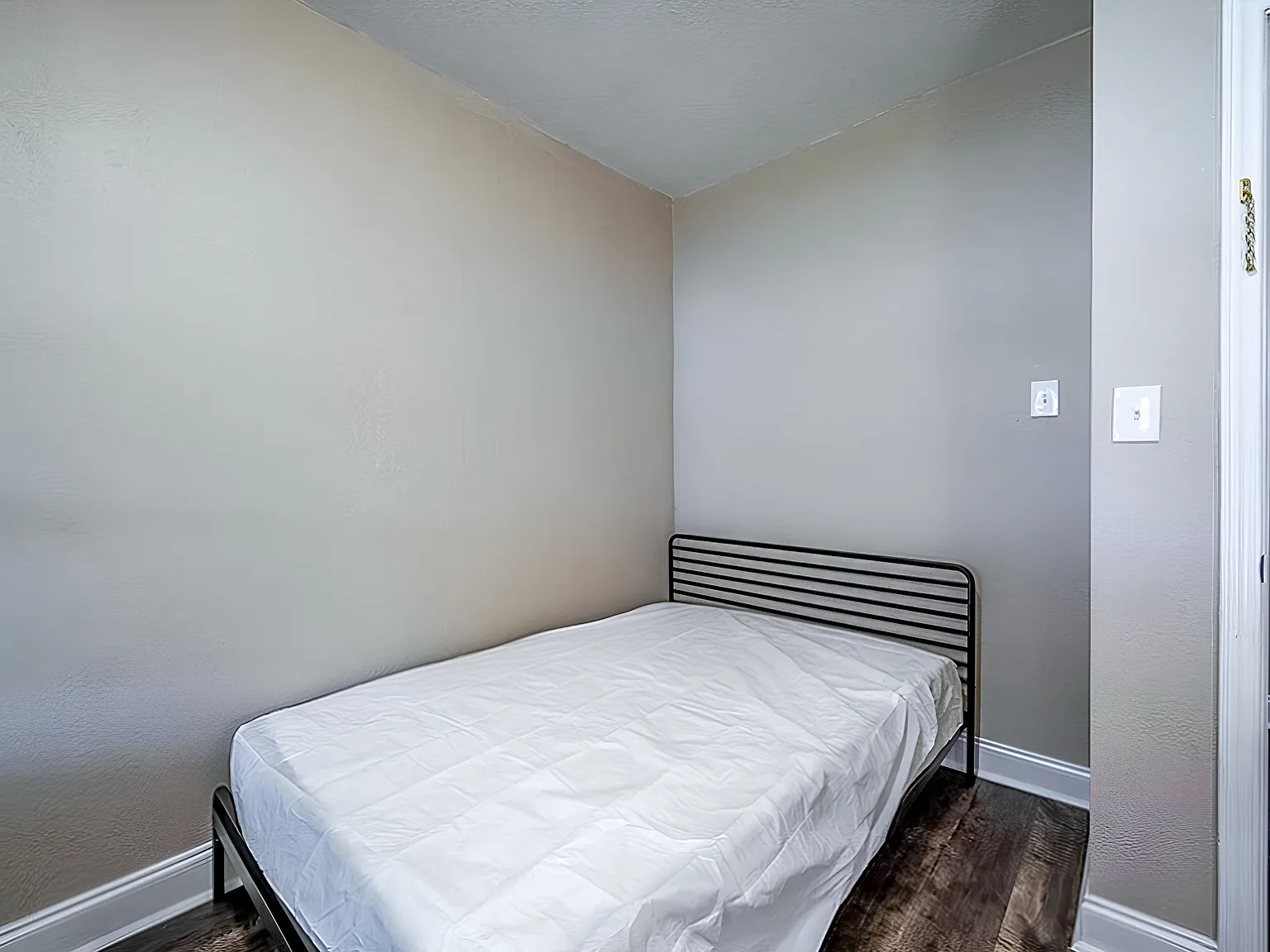 4 bed, 2.0 bath, 1315 sqft, $602 — Photo 3