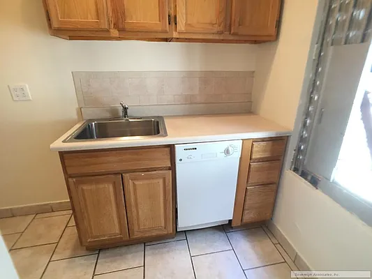 Rented by Sovereign Associates | media 37