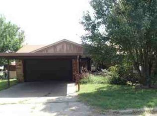610 S 18th St, Blackwell, OK 74631