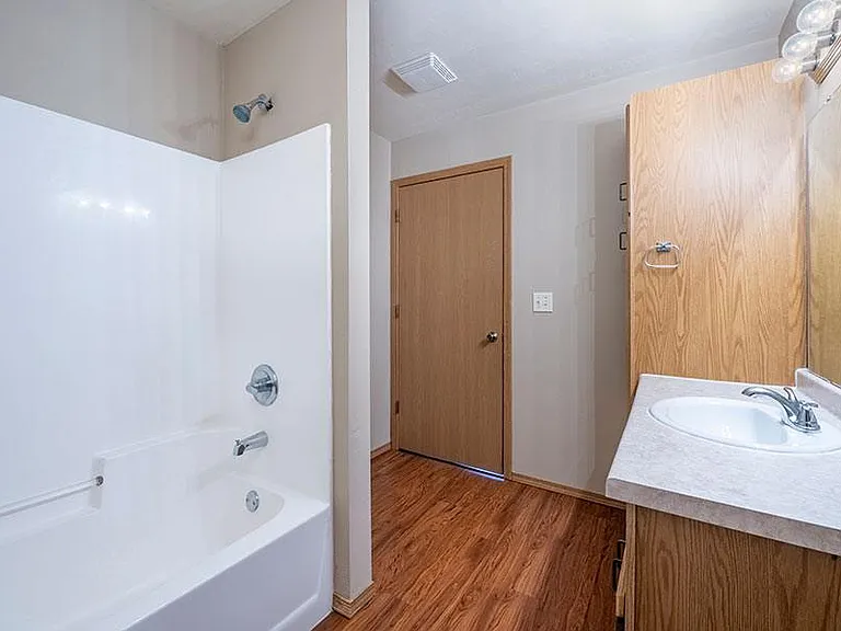 Whiting Avenue Estates — Photo 12