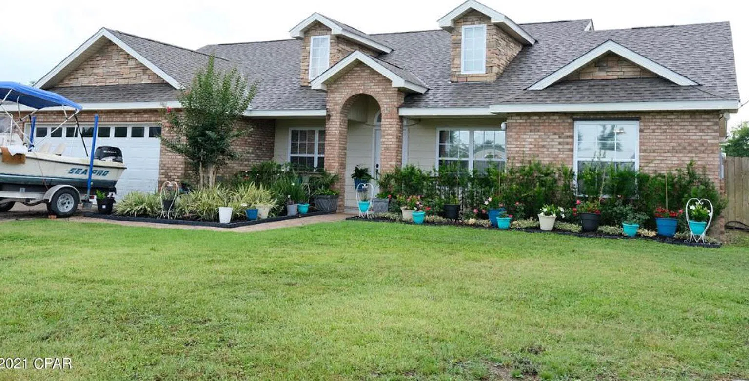 5619 Pinetree Rd — Photo 2