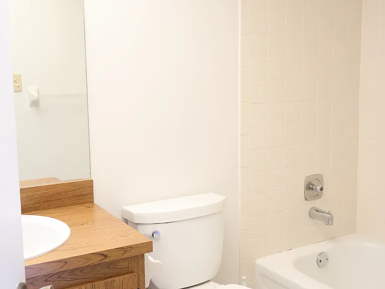 en-suite bathroom #1