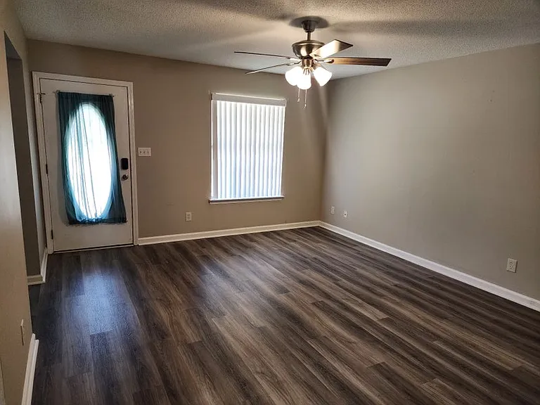 7550 Johnson Rd — Photo 1