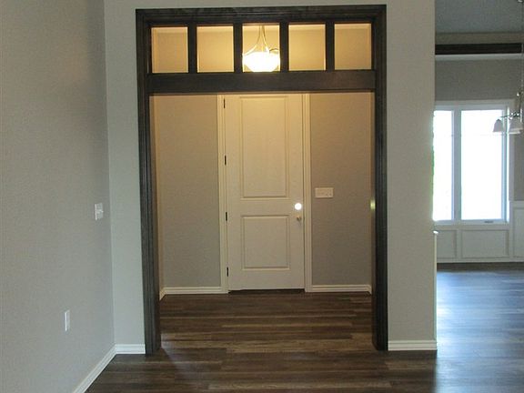 2nd image of 1103 E North Crest Ct