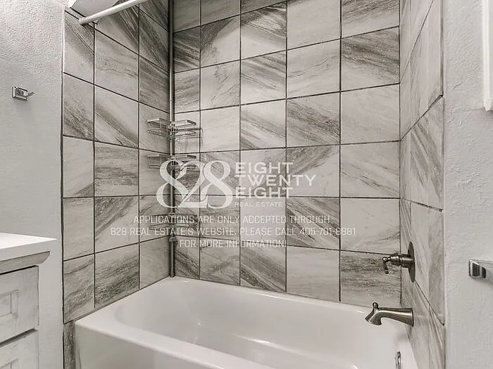 930 Miller Ave — Photo 36