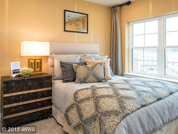 2nd image of 2903 Bleeker St #106